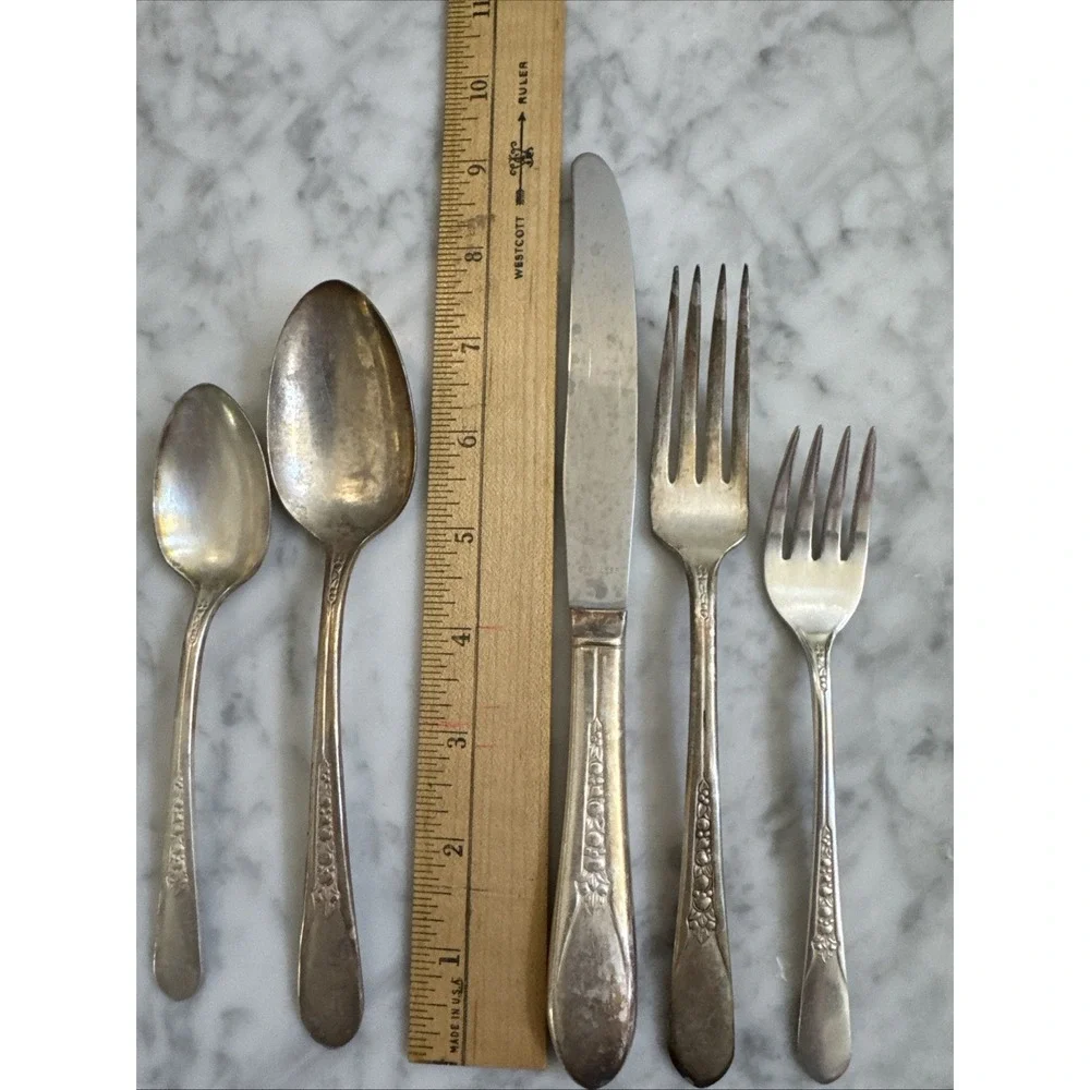 International Silver Priscilla Lady Ann, 5 Piece Pl. Setting Silverware Flatware